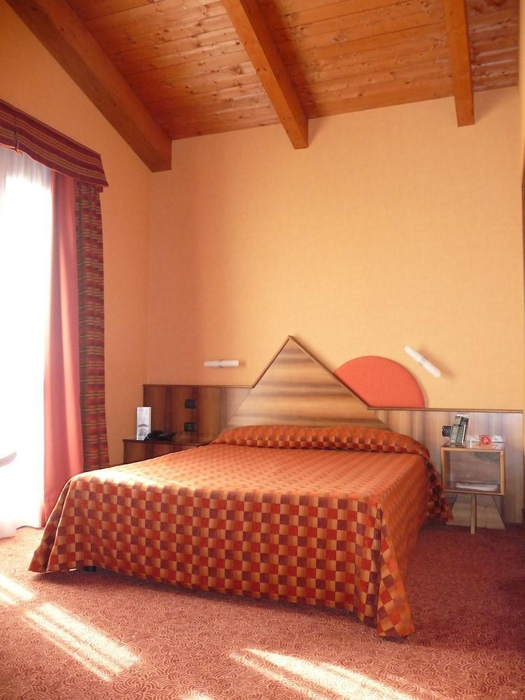 La Villa - Sure Hotel Collection By Best Western Ivrea Exterior photo