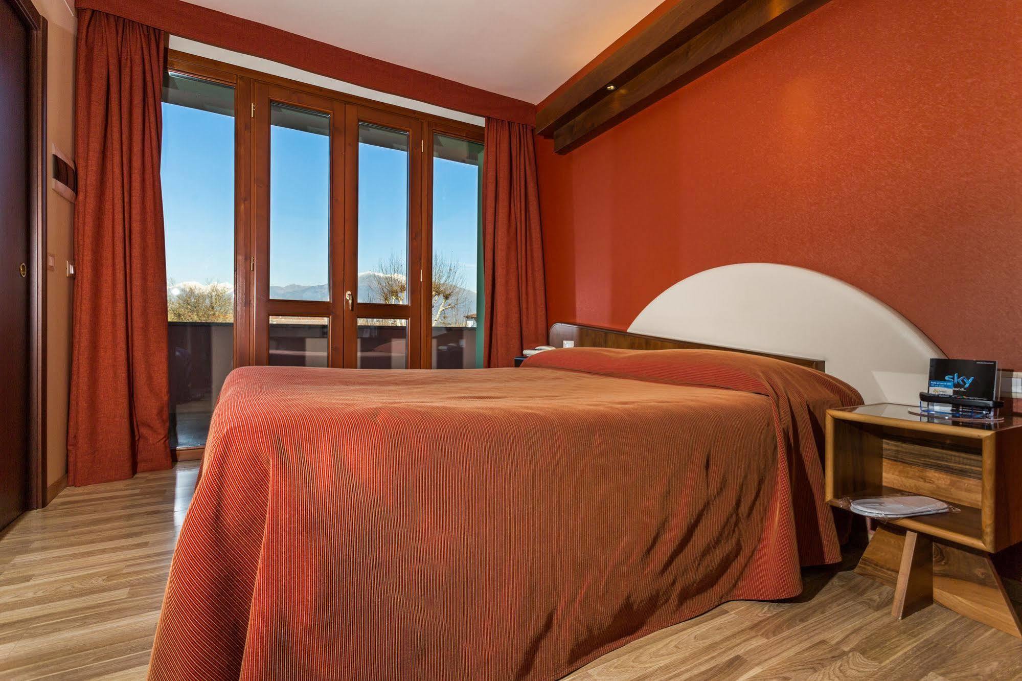 La Villa - Sure Hotel Collection By Best Western Ivrea Exterior photo